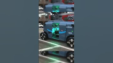 Driverless Amazon Prime robot making a delivery 👏 (🎥: alltechnonstop)