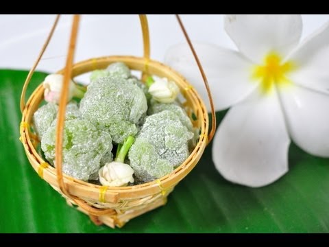 ข้าวเม่าสดมะพร้าวอ่อน (ขนมไทยโบราณ)