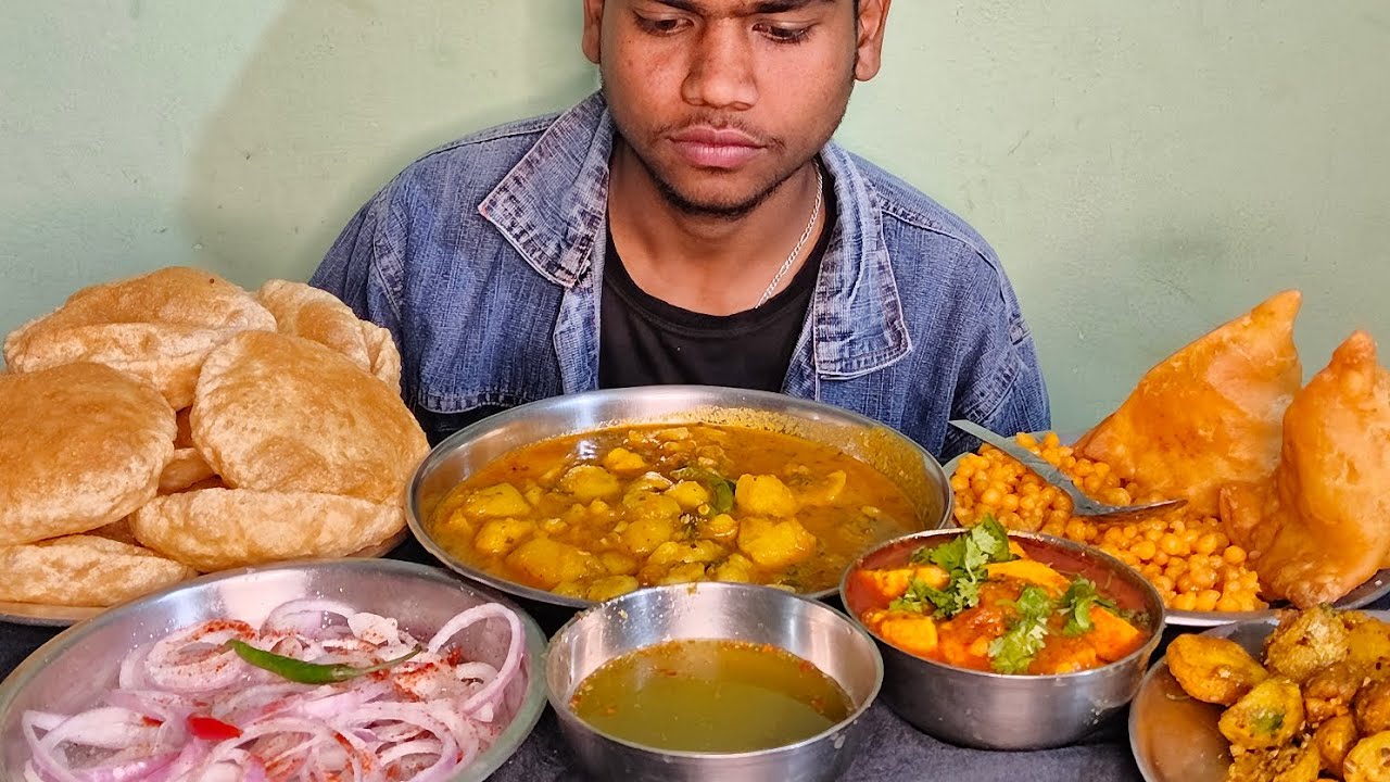 ASMR Eating aloo Puri, paneer, samosa, mithi bundi😋
