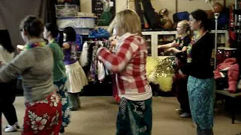 Au Pair in America Hula Dance Lesson