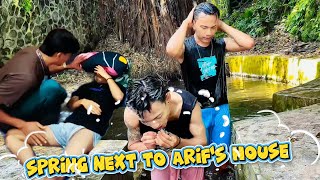 Unexpectedly‼️It turns out there is a water source near Arif's house