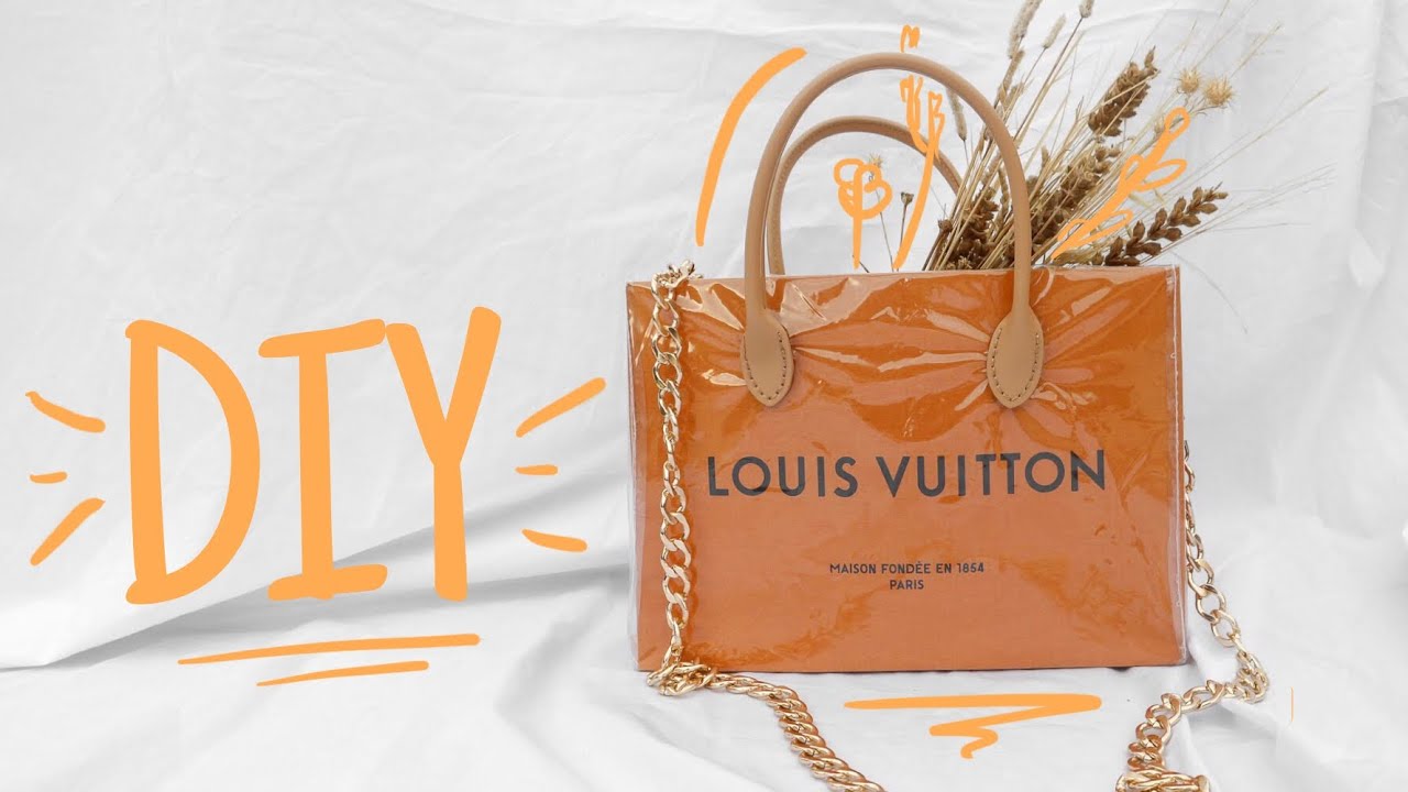 Se pone a la venta una bolsa de Louis Vuitton de 2008 con agujeros