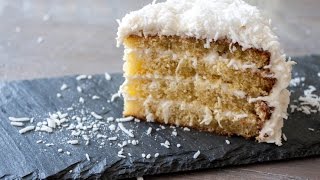 How to make a 4 layer coconut cake. this cake is filled with white
chocolate buttercream and sprinkled shredded for added flavour te...