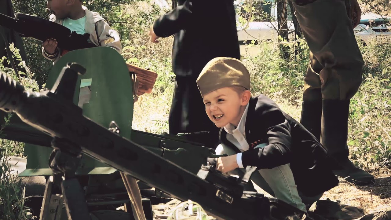 В День Победы в городском парке культуры и отдыха была развернута военно-историческая экспозиция