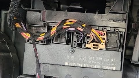 2008 Volkswagen Jetta Comfort Control Module Location and Removal