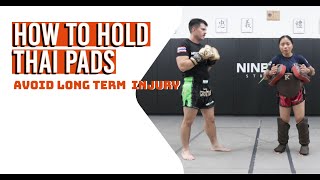 How to hold Thai pads, Muaythai