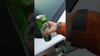 BIER TRINKEN UND AUTO TANKEN bier automobile gasolina shorts