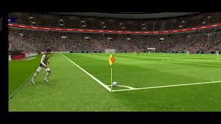 E Futbo Mütiş Kafa Vurusu