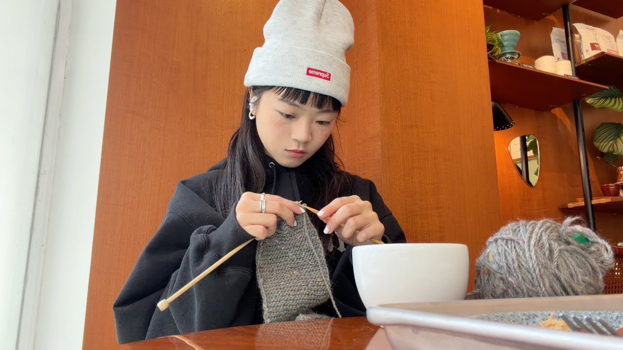 London Diary · 11 | 在咖啡廳織圍巾真的好快樂 ☃️ | 吃完韓式還可以吃披薩的少女胃 🍕🥘