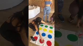 Daniela Y Yo Jugamos Quien Gana