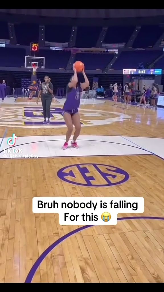 Nobody is falling for this #hoodnews #angelreese #basketball #sports #practice #bball #viralvideo