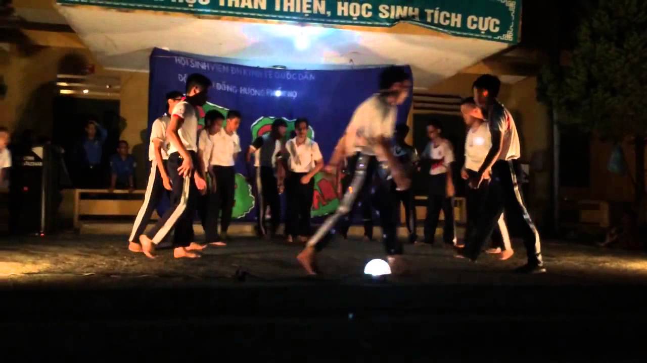 Đội SVTN Đồng hương Phú Thọ Mùa Hè Xanh 2015 Thạch Kiệt   Trồng người HD