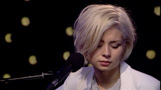 Watch Nina Nesbitt Masquerade video