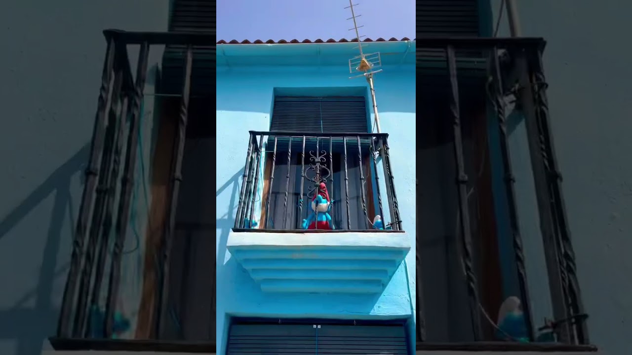 Smurfs village. Pueblo Azul de los Pitufos 💙🤍 Juzcar