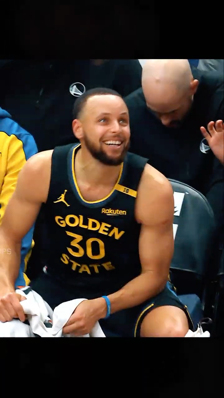 Steph Curry smiles again ?