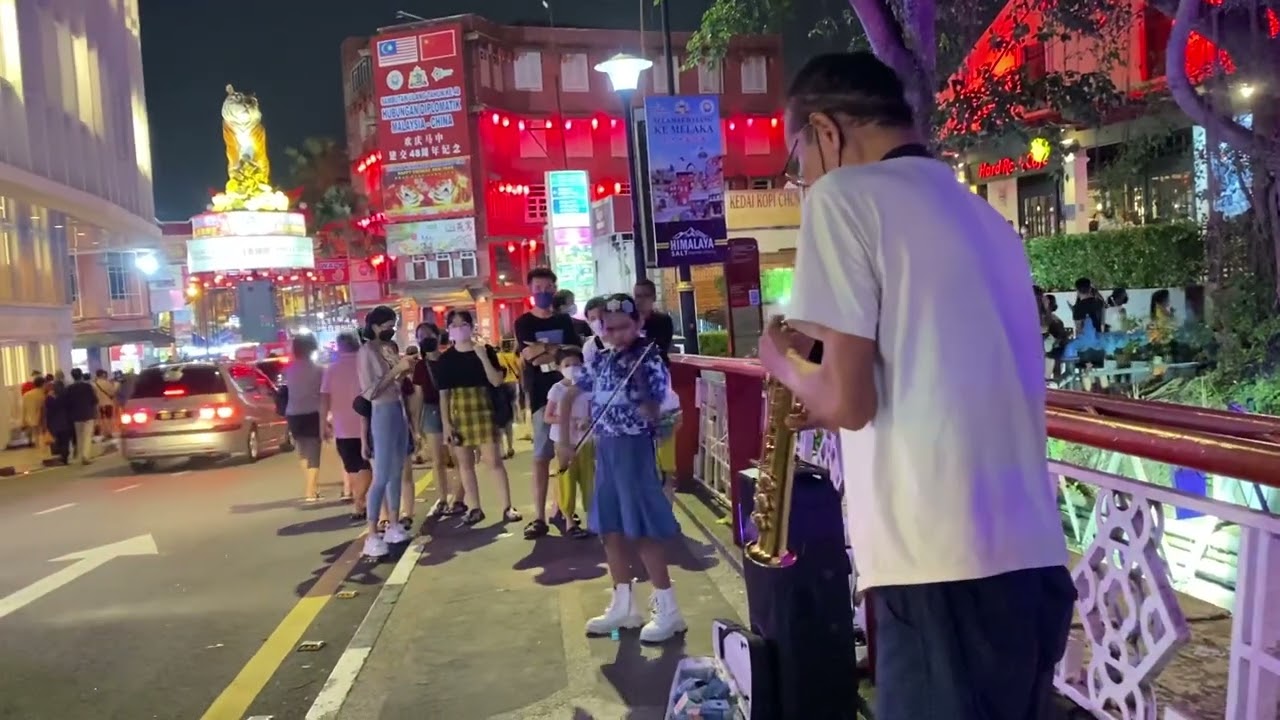 Lambada || Electric Violin with Soprano Saxophone at Jonkerwalk Bridge Night Market 