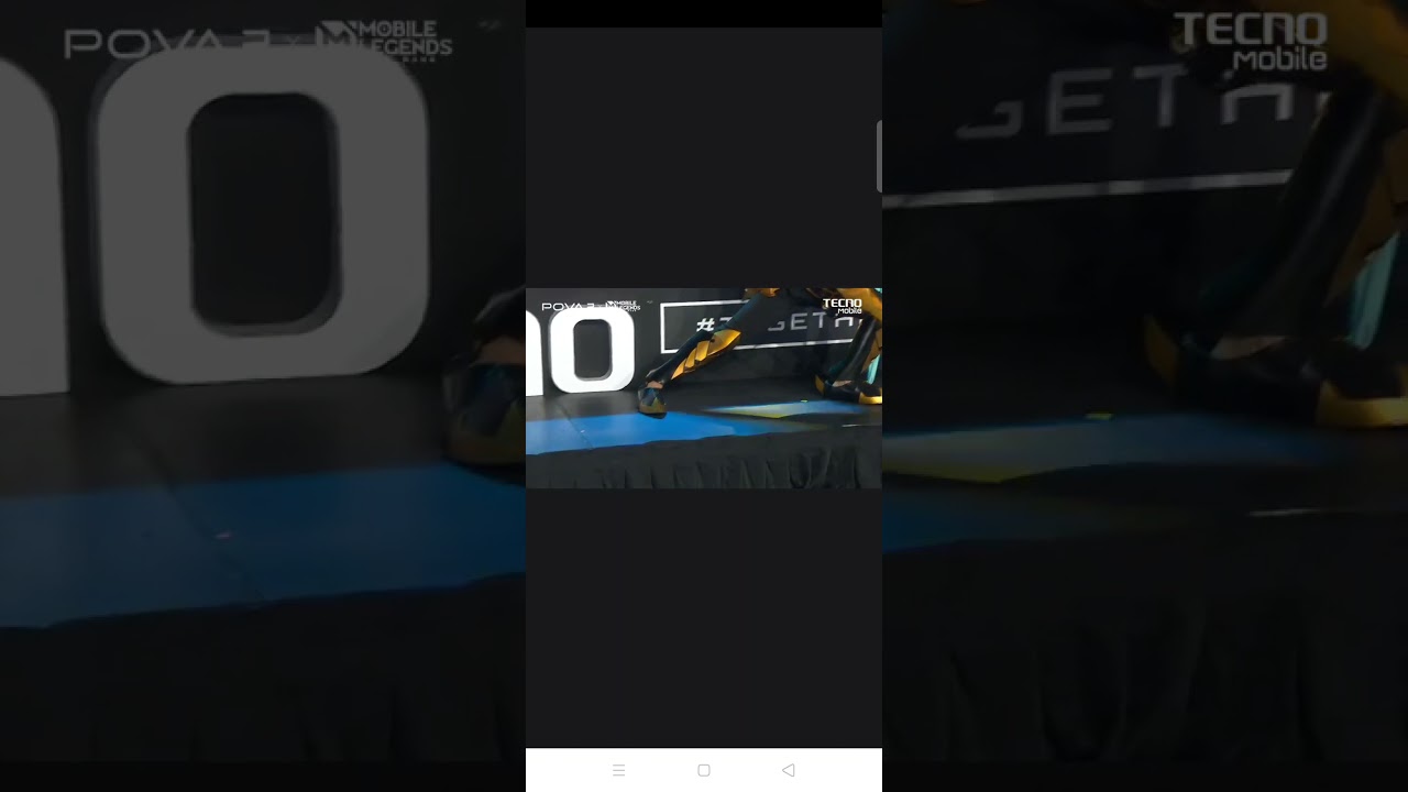 Junnie boy cosplay dancing