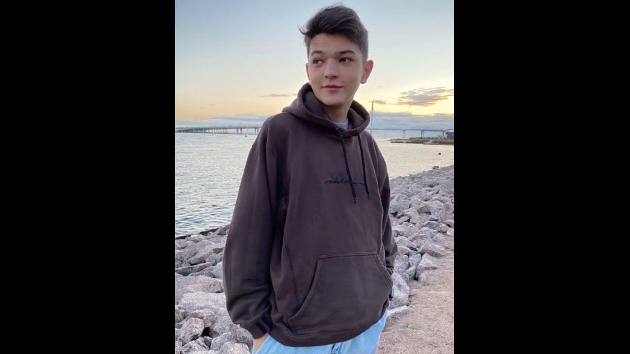 Akmal певец. Акмаль вдоль дорог. Акмаль 2022. Акмал фото певец. Акмаль певец.