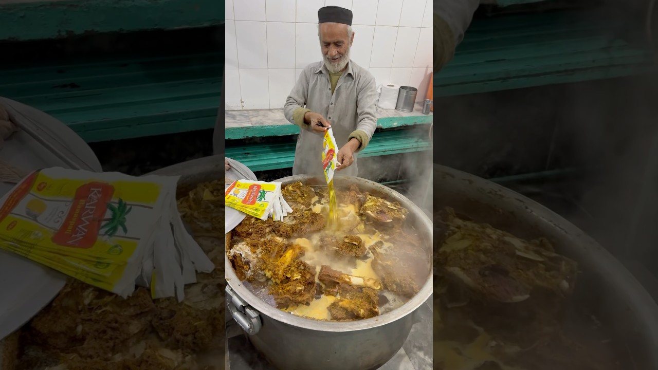 Khan Zameer Siri Paye Cooking Process | Cow Head & Legs Fry Peshawar 