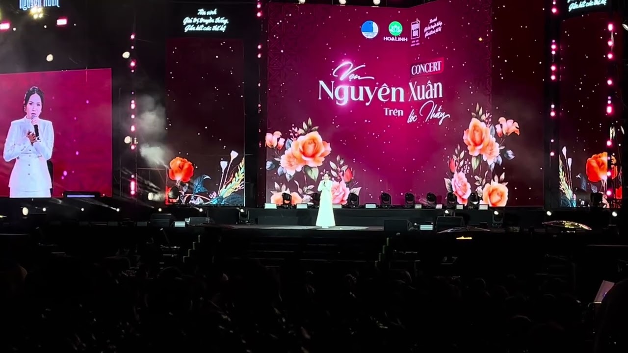 Concert Vẹn nguyên xuân trên tóc thầy - Thuỳ Chi || Fancam