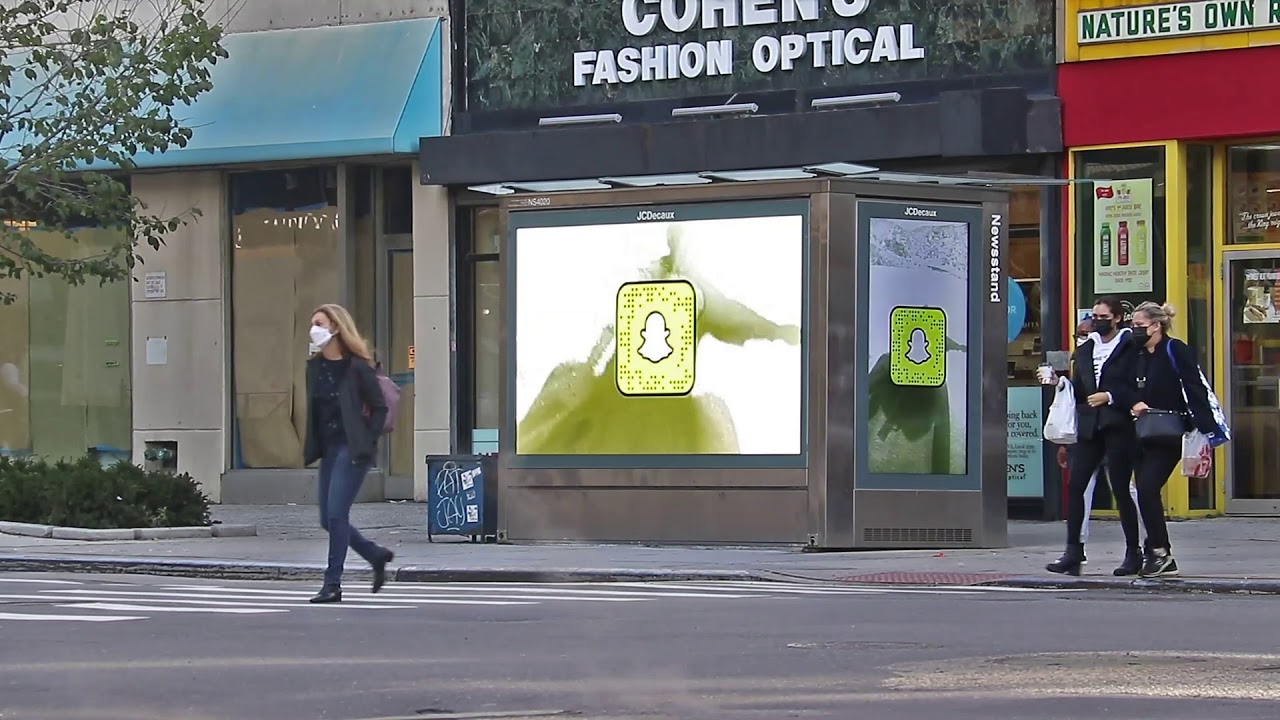 Snapchat on JCDecaux's New York and Chicago digital street furniture