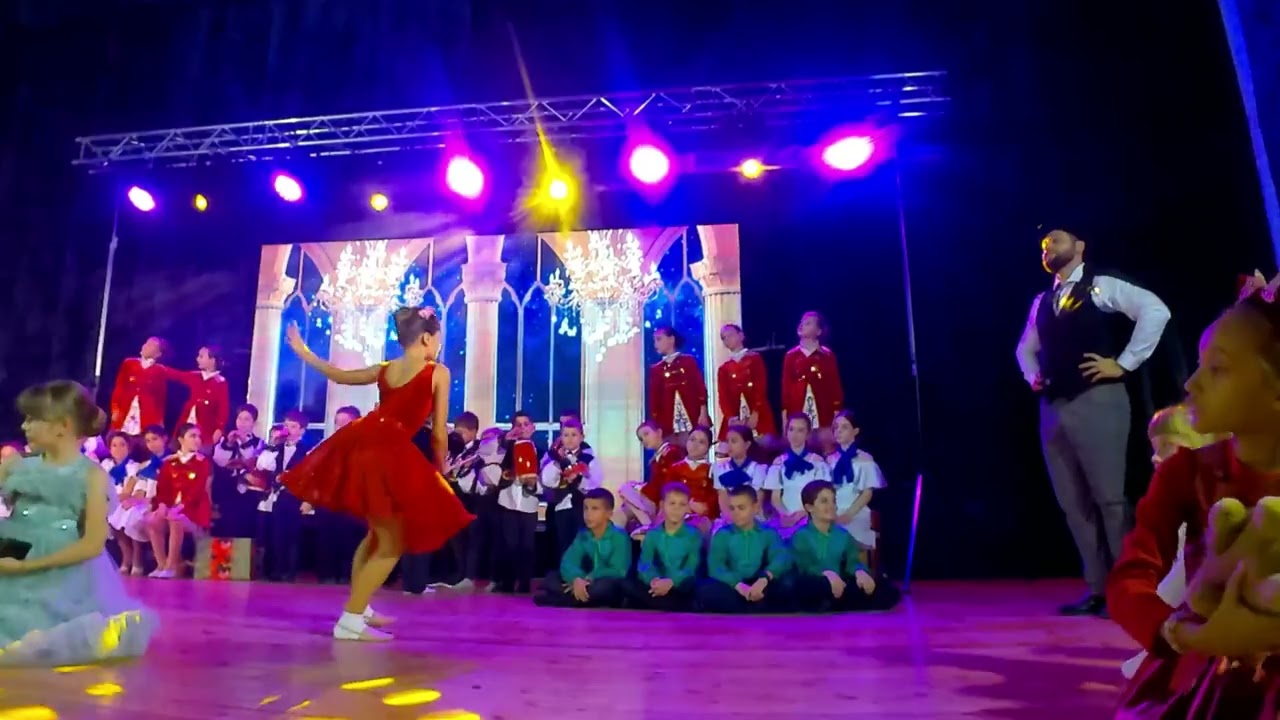 Коледен спектакъл „Лешникотрошачката“