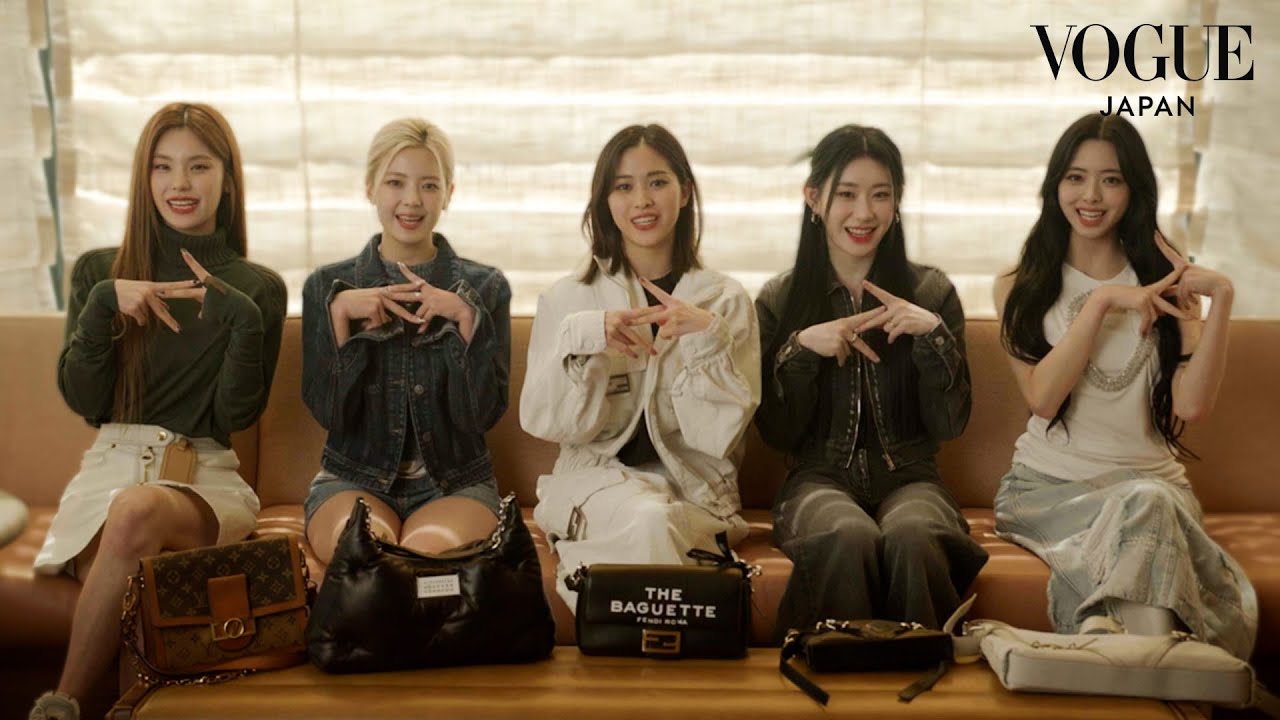 ITZYがバッグの中身を大公開！日本のお菓子や愛用コスメ etc. | In The Bag | VOGUE JAPAN