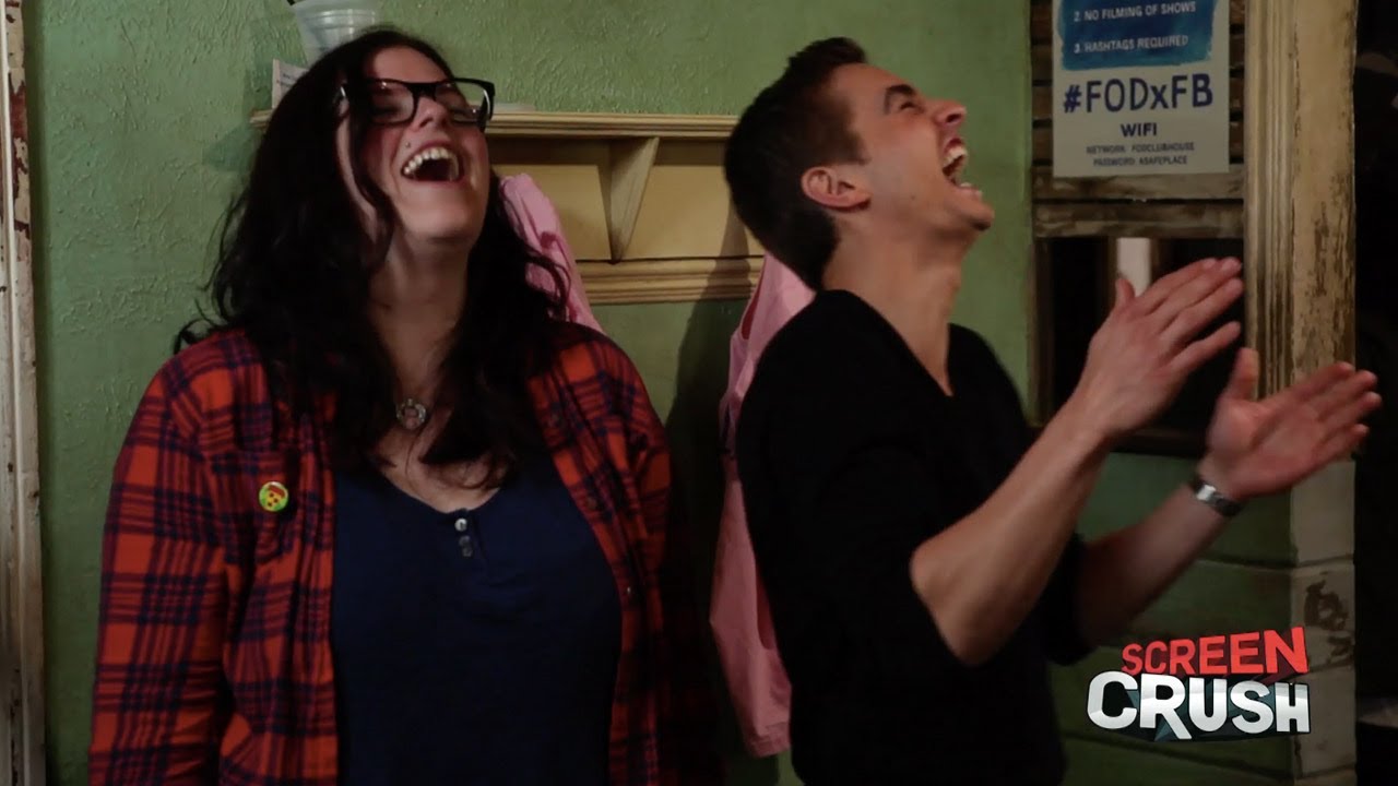 Playing Beer Pong With Neighbors Stars Seth Rogen and Dave Franco - YouTube