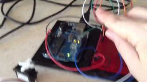 Flex sensor with servo