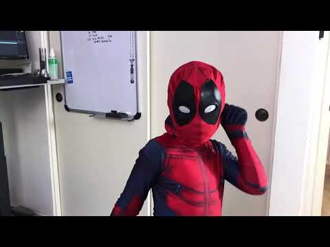 mom-made-him-a-ryan-reynolds-costume