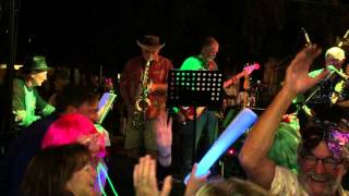 Needlefish Nye 2014 15 Hold On Im Commin