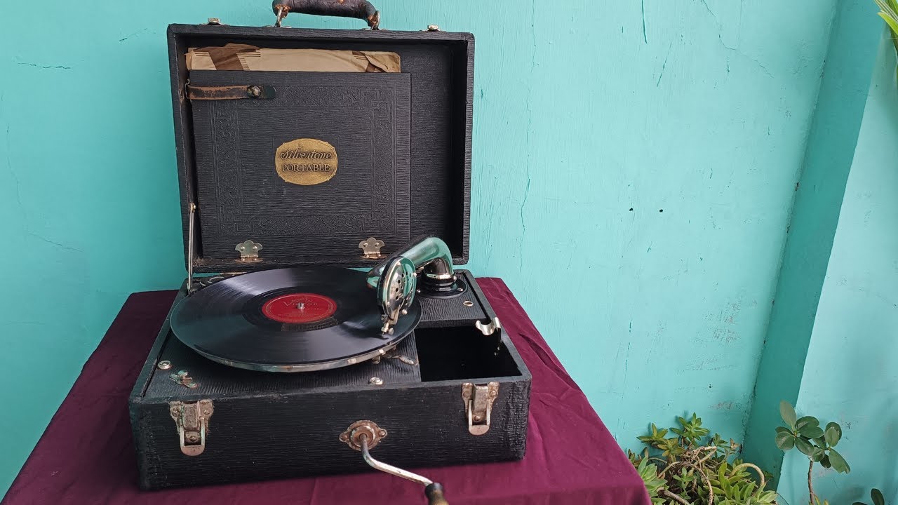 Silvertone Portable 1920's to 1930's || Antique Gramophone