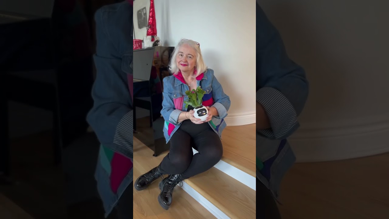 Transform your plant 🪴care routine with AI technology.  Never miss watering again!