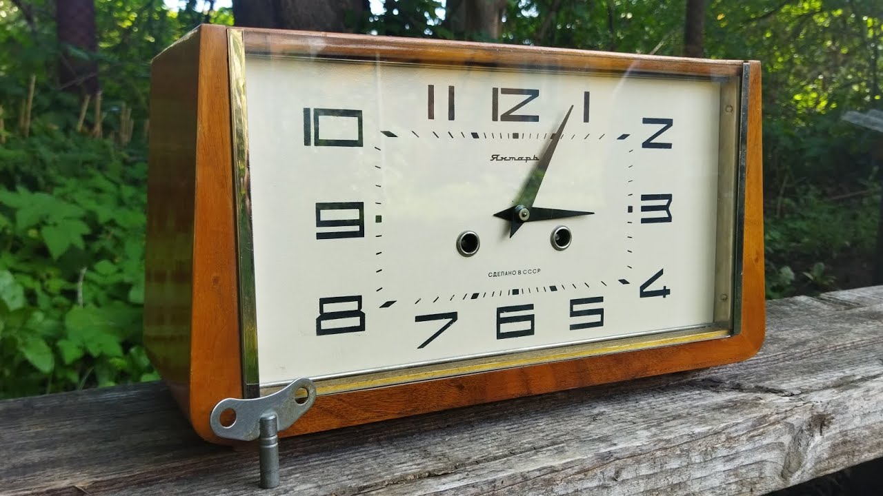 Часы каминные настольные с боем Янтарь начало 1970х годов - YouTube
