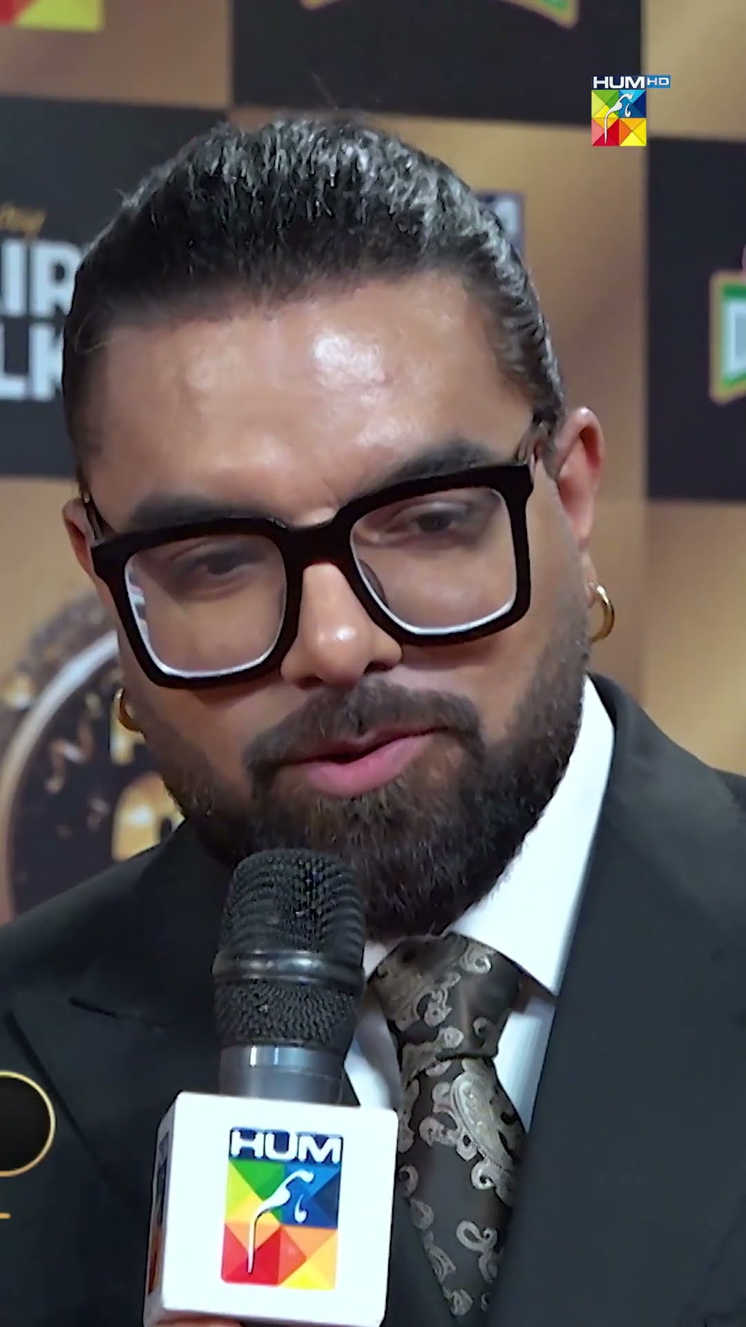 Yasir Hussain join on the red carpet at to host HUM 20 Years of Magic