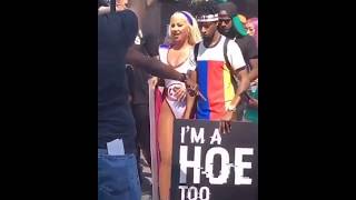 21 Savage At The SLUTWALK With Amber Rose!! Looking SOFT AF ! screenshot 2