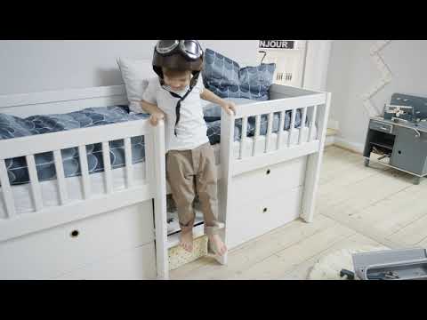 FLEXA Freja Hugo's tiny workspace