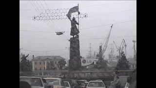 видео: ВЛАДИВОСТОК 1997.08.19 город ПРИМОРСКОГО КРАЯ Красивый и родной. Наша Nissan Liberta Villa 1986 года картинка: ВЛАДИВОСТОК 1997.08.19 город ПРИМОРСКОГО КРАЯ Красивый и родной. Наша Nissan Liberta Villa 1986 года