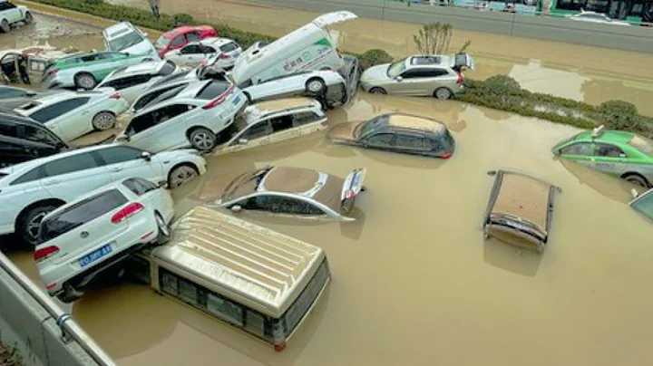 China flooding update! Streets and cars flooded due heavy rain in Nanchang, Jiangxi - DayDayNews