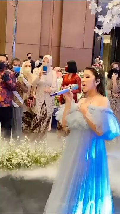 Tiara Andini menyanyikan lagu Janji Suci di malam ini 😃