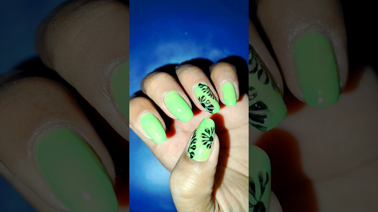 nail art with household items 💅