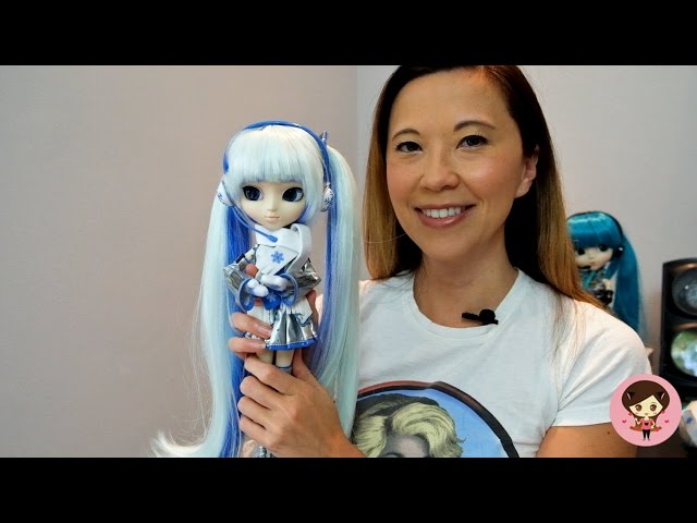 Pullip Snow Miku Doll Review - YouTube