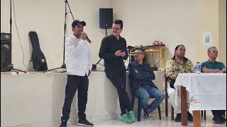 Palabras del compositor de las canciones llegó diciembre y la resabiada 😁👍