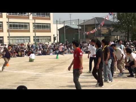 パパ運動会で転ぶ