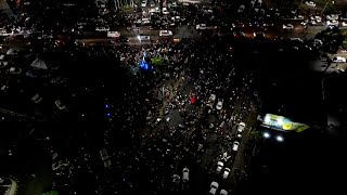 Families gathered in Plaza de las Victorias to celebrate the 4619th anniversary. screenshot 1