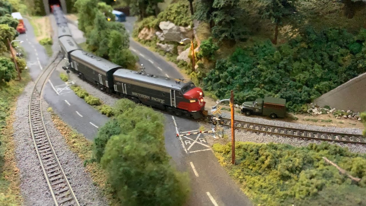 Southern Pacific F7’s - Short Branch Line Run..N Scale..