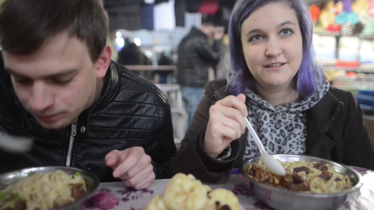 Kutyatálból ettünk levest a kínai piacon | PANÍR ALATT