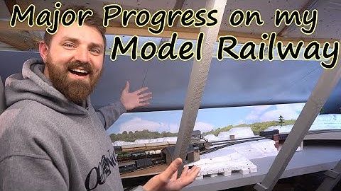 Model Railway Back Scene Building | Platform Creation | Scenery Discovery | S2 Ep13 OO Neal