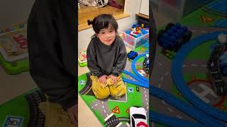 急に始まったのは結婚式の友人スピーチ練習?!※頼まれてない※教えてない の中で初めての結婚式参列が楽しみでオリジナル練習が始まったそう♡thanks @ueji_kenji さま#結婚式スピーチ