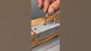 The secret to installing hinges without screwsUnexpected solution#USA #WoodHack #HingeFix